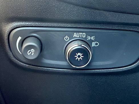 Used 2023 Chevrolet Equinox LT FWD image 21