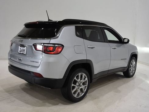 Used 2025 Jeep Compass Limited AWD/4WD image 4