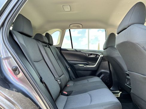 Used 2024 Toyota RAV4 XLE FWD image 27
