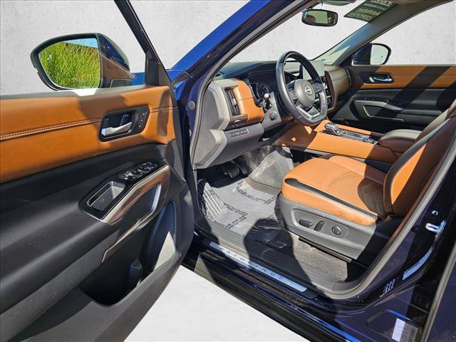 Used 2022 Nissan Pathfinder Platinum AWD/4WD image 22