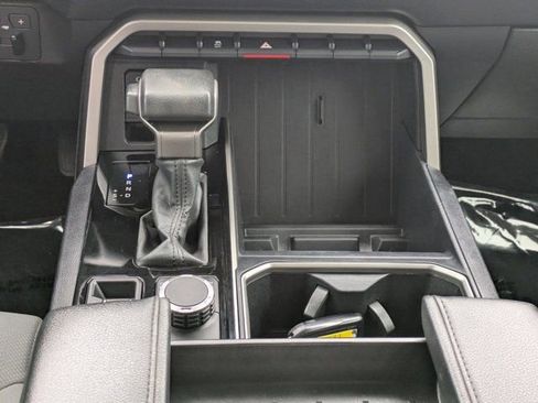 Used 2022 Toyota Tundra SR5 AWD/4WD image 16