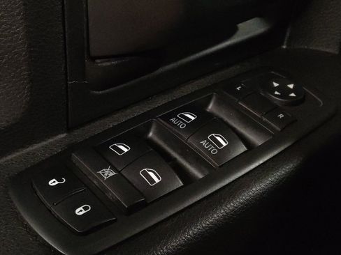 Used 2018 RAM 2500 Tradesman w/ Chrome Appearance Group image 27