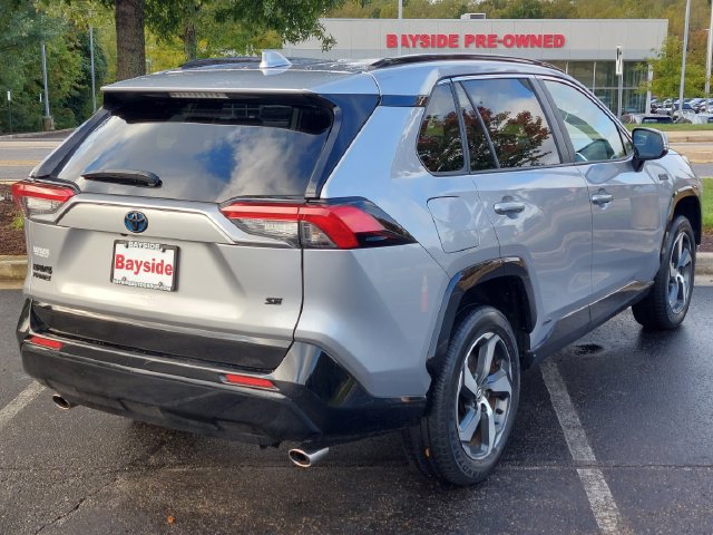 Used 2021 Toyota RAV4 SE w/ Weather & Moonroof Package AWD/4WD image 24