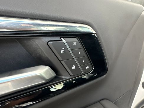 Used 2025 Chevrolet Tahoe Premier AWD/4WD image 12