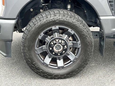 Used 2024 Ford F250 Lariat w/ Sport Appearance Package image 11
