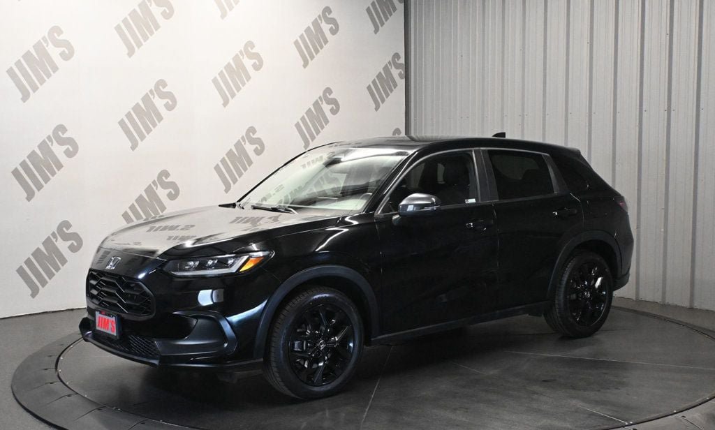 Used 2023 Honda HR-V Sport image 1