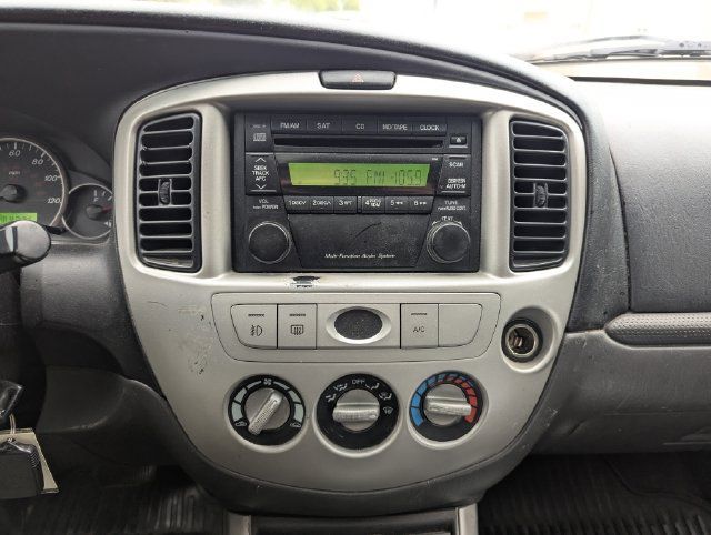 Used 2005 MAZDA Tribute s w/ Package 1 AWD/4WD image 4