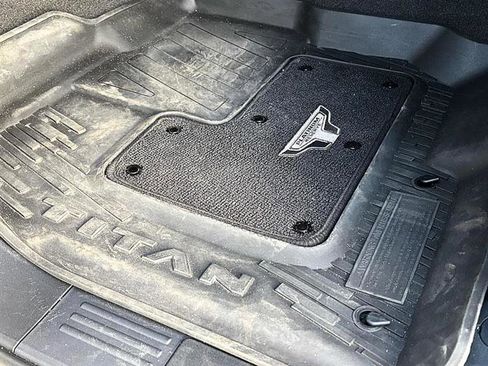 Used 2024 Nissan Titan Platinum Reserve w/ Moonroof Package image 19