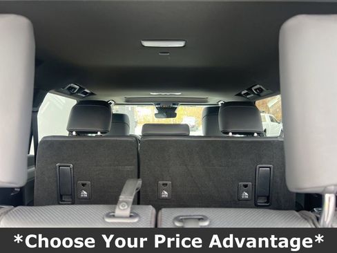 Used 2024 Lexus GX 550 w/ Accessory Package (Z1) image 16