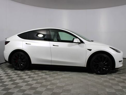 Used 2022 Tesla Model Y Performance AWD/4WD image 36