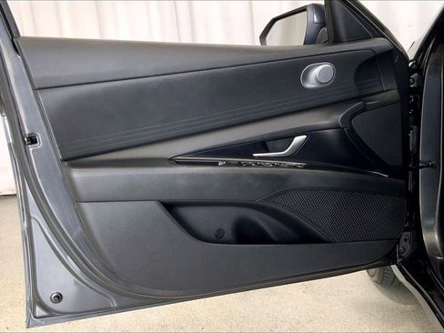 Used 2021 Hyundai Elantra SEL FWD image 24