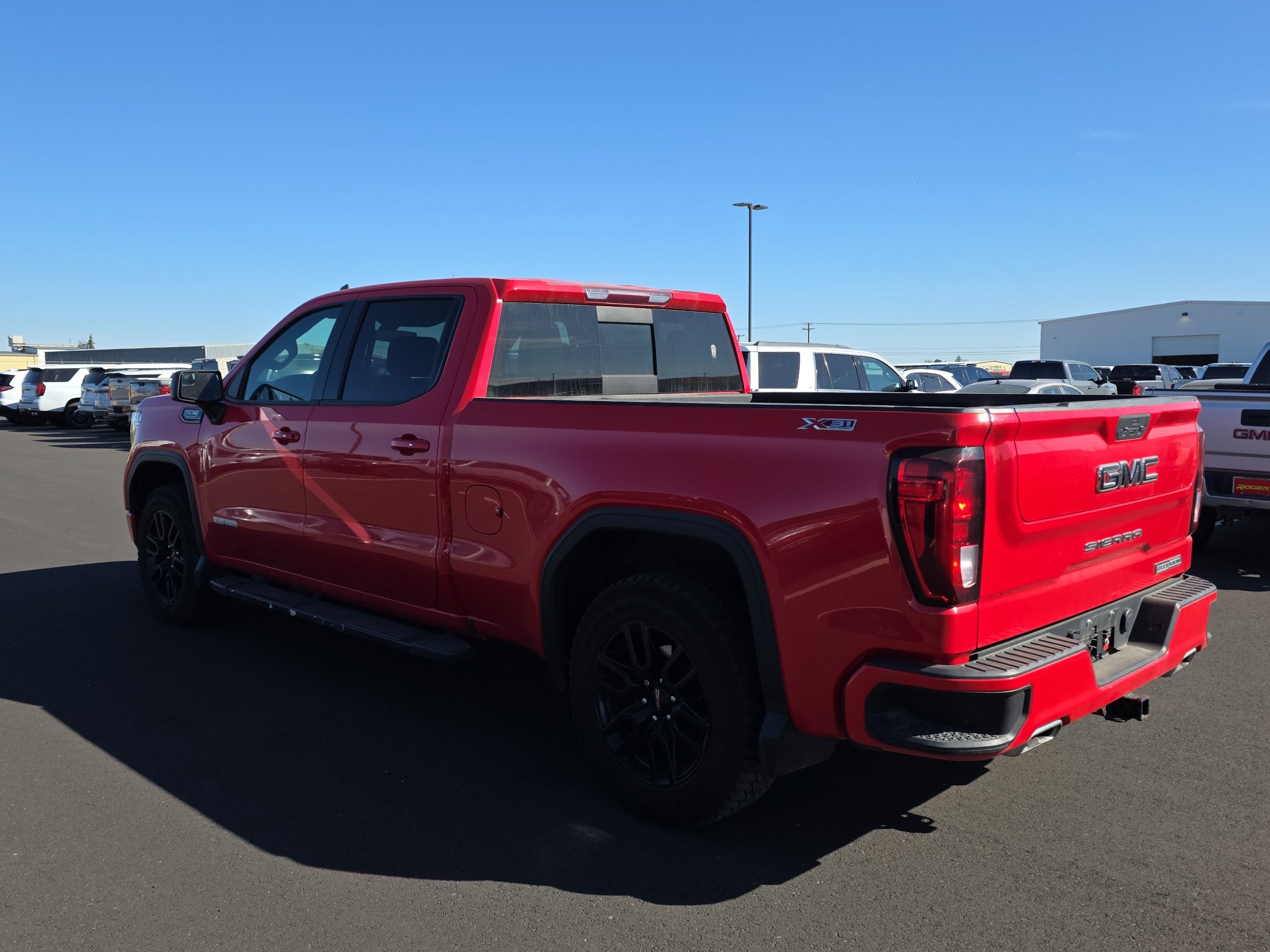 Used 2022 GMC Sierra 1500 Elevation w/ Preferred Package AWD/4WD image 6