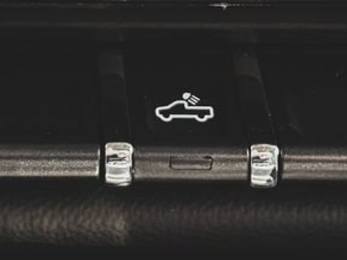 Used 2018 Chevrolet Silverado 1500 LT w/ All Star Edition AWD/4WD image 12