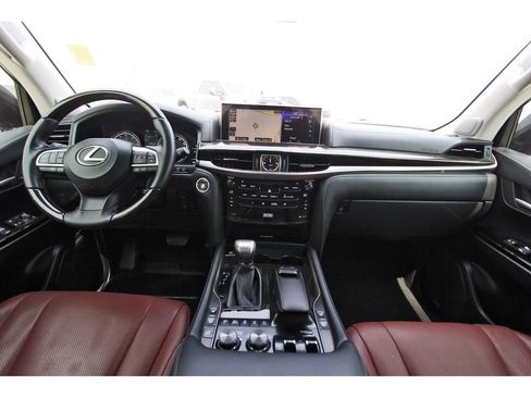 Used 2020 Lexus LX 570 4WD w/ Luxury Package image 8