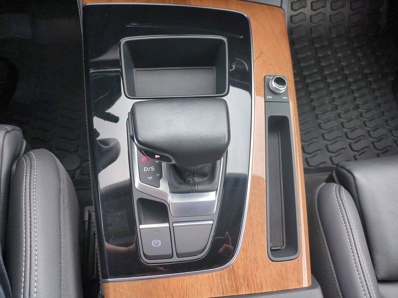 Certified 2025 Audi Q8 Premium Plus AWD/4WD image 15