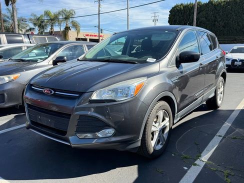 Used 2015 Ford Escape SE image 3