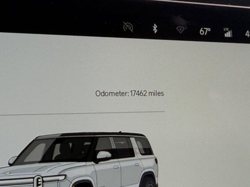 Used 2025 Rivian R1S Adventure Dual AWD/4WD image 17