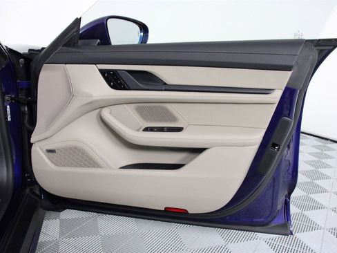 Used 2020 Porsche Taycan Turbo image 23