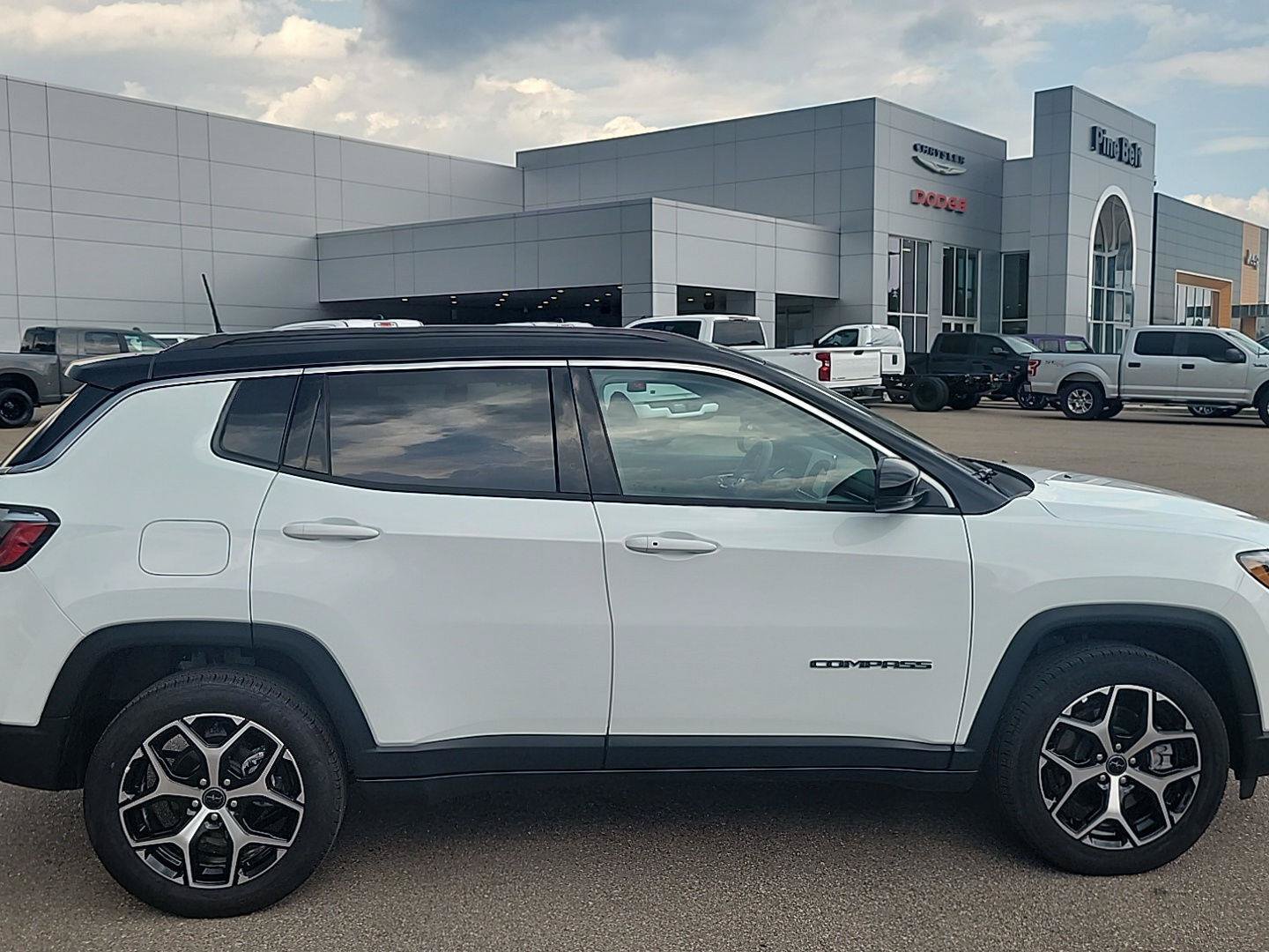 Certified 2025 Jeep Compass Limited AWD/4WD image 21