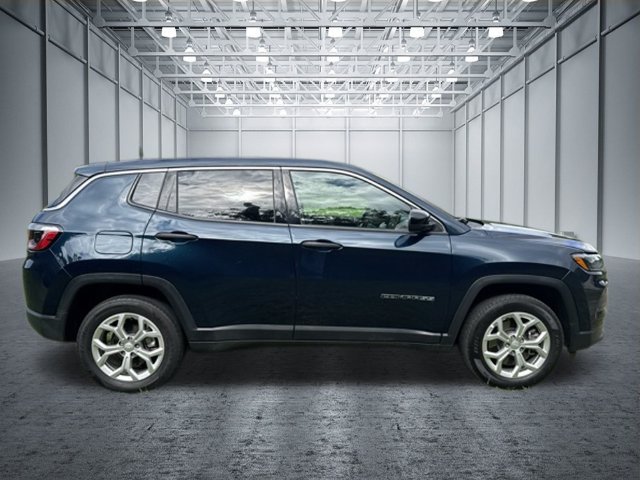 Used 2024 Jeep Compass Sport AWD/4WD image 9