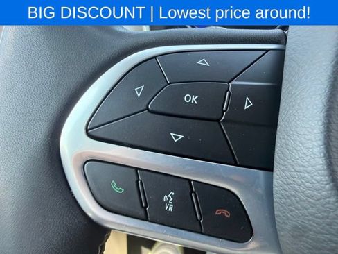 Used 2023 Chrysler Pacifica Touring-L FWD image 53