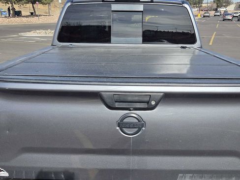 Used 2019 Nissan Titan SL w/ Midnight Edition image 14