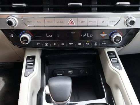 Used 2023 Kia Telluride EX w/ EX Captain's Chair Package AWD/4WD image 9