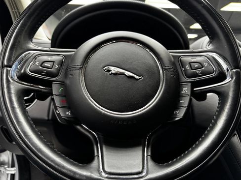 Used 2016 Jaguar XJ R-Sport image 21
