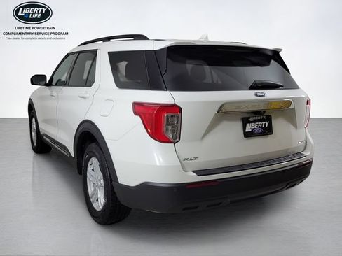 Used 2023 Ford Explorer XLT AWD/4WD image 5