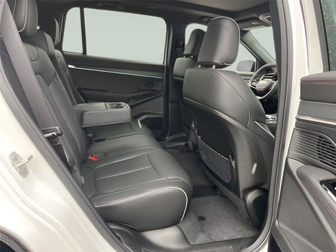 Used 2025 Jeep Wagoneer S Limited image 24