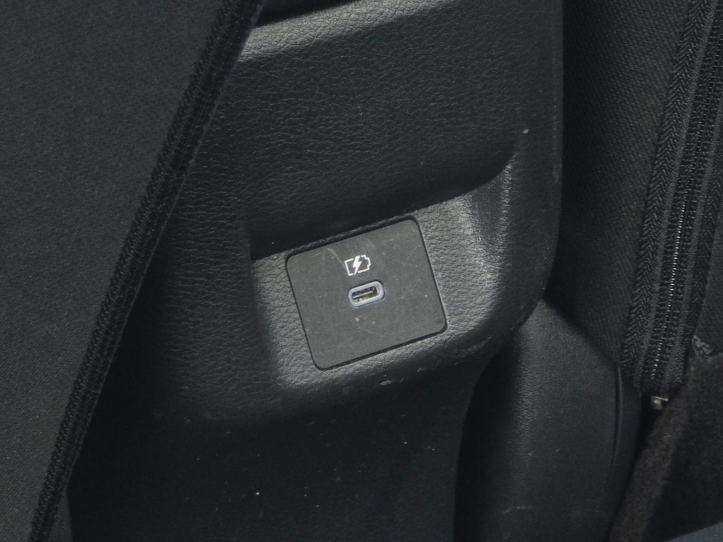 Used 2025 Nissan Versa SV FWD image 25