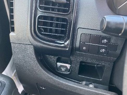 Used 2025 RAM ProMaster 2500 w/ Convenience Group FWD image 15