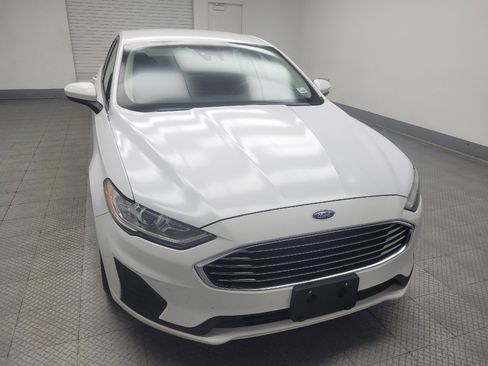Used 2020 Ford Fusion SE FWD image 14