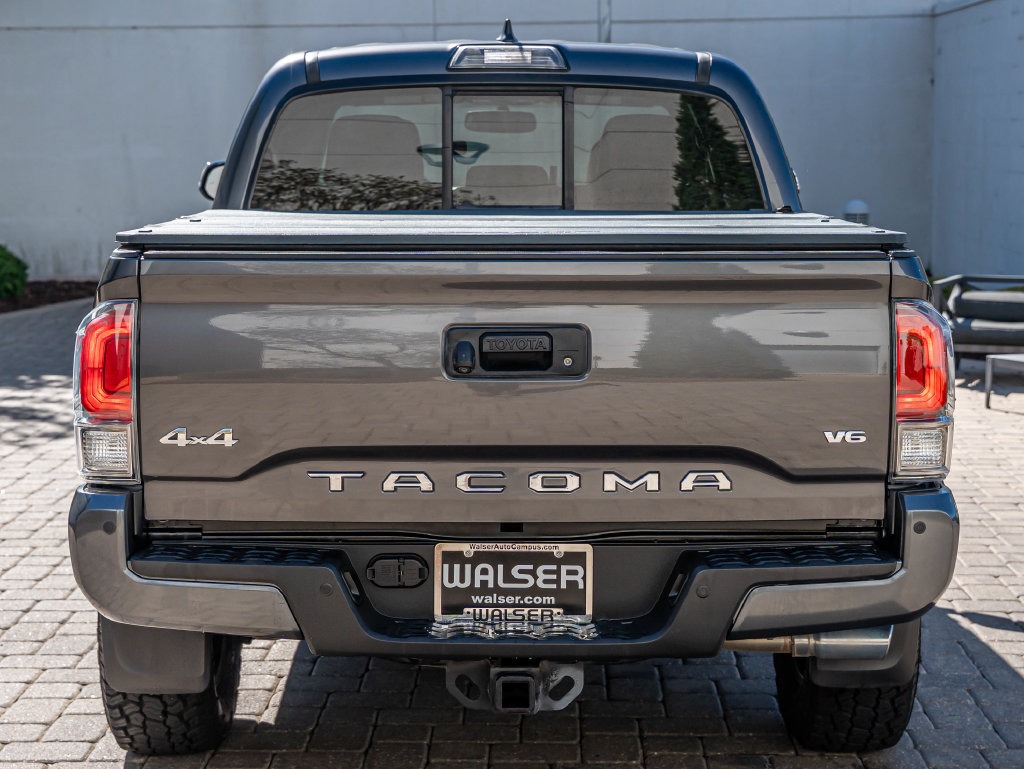 Used 2016 Toyota Tacoma Limited w/ Towing Package AWD/4WD image 7