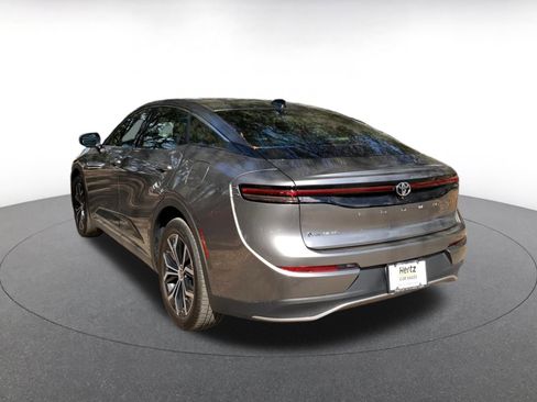 Used 2025 Toyota Crown XLE image 5