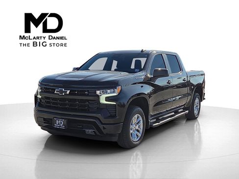 Used 2023 Chevrolet Silverado 1500 RST image 2