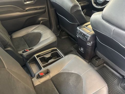Used 2025 Toyota Grand Highlander AWD Hybrid image 18