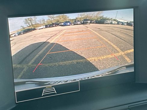 Used 2023 GMC Terrain SLE w/ Driver Convenience Package image 29