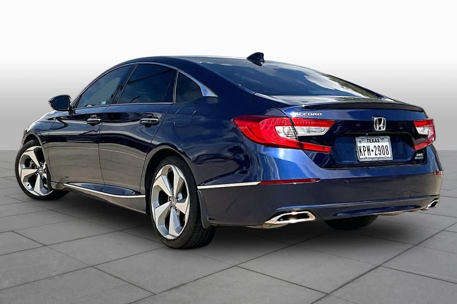 Used 2018 Honda Accord Touring image 12