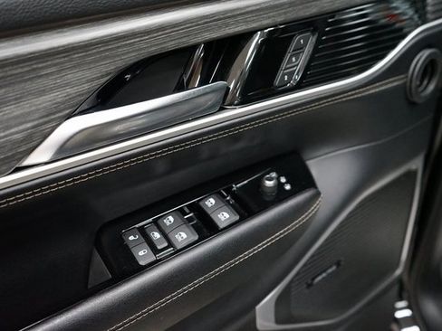 Used 2024 Jeep Wagoneer Series II w/ Flexible Seating Group image 27