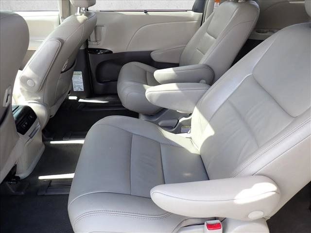 Used 2019 Toyota Sienna XLE Premium AWD/4WD image 7