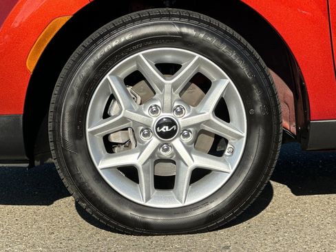 Used 2024 Kia Soul LX w/ Option Group 015 image 27