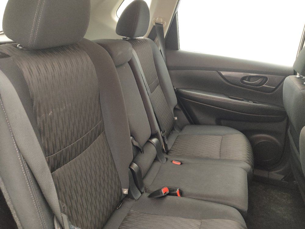 Used 2019 Nissan Rogue S FWD image 19