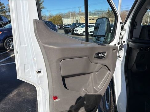 Used 2023 Ford Transit 250 Medium Roof image 12