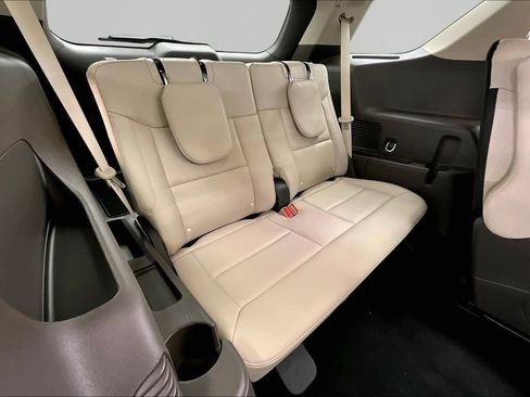 Used 2024 Ford Explorer Platinum w/ Technology Package AWD/4WD image 28