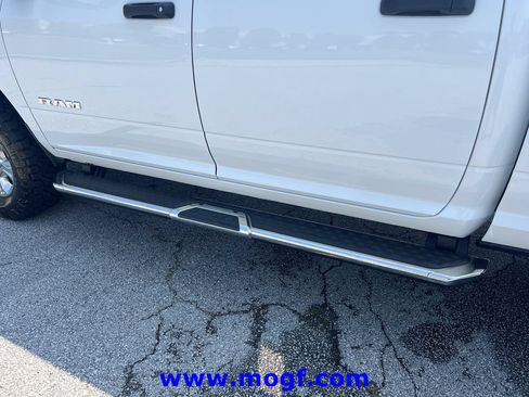 Used 2024 RAM 2500 Big Horn AWD/4WD image 30