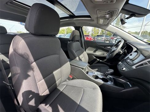 Used 2022 Chevrolet Malibu LT image 35