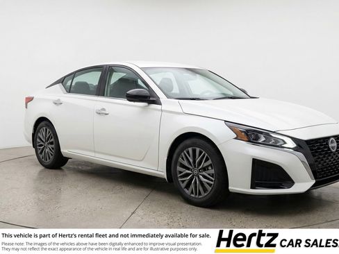 Used 2025 Nissan Altima 2.5 SV FWD image 1