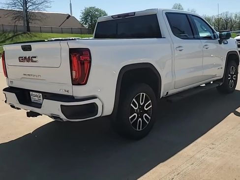 Used 2024 GMC Sierra 1500 AT4 w/ Technology Package AWD/4WD image 8