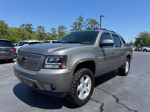 Used 2007 Chevrolet Avalanche LTZ w/ LTZ Preferred Equipment Group image 4